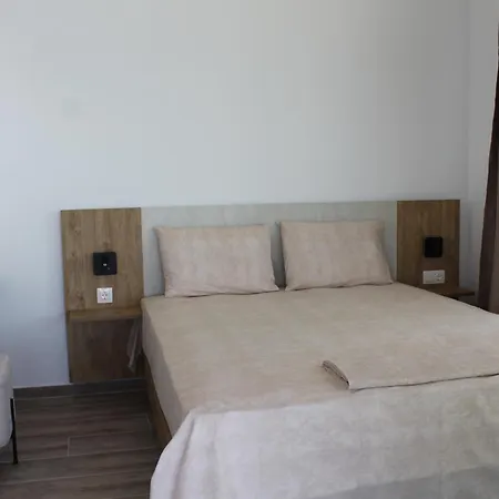 Maria - Mola Ξενοδοχείο με διαμερίσματα *