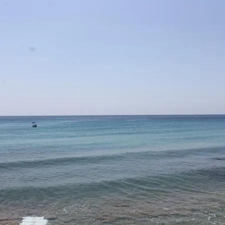 Ξενοδοχείο με διαμερίσματα Maria - Mola