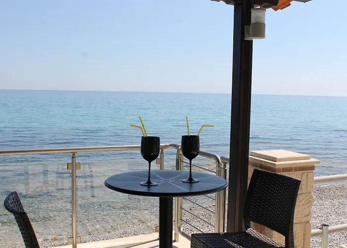 Maria - Mola 公寓式酒店 卡桑德里亚